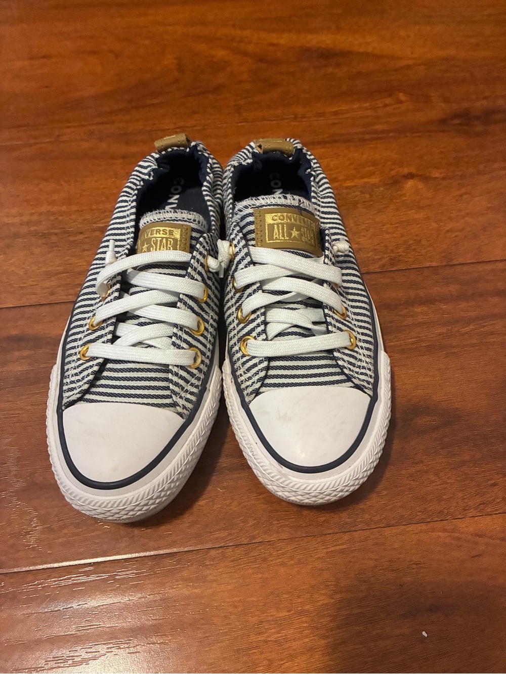 Converse women'Low Top Striped Sneakers in Navy and White